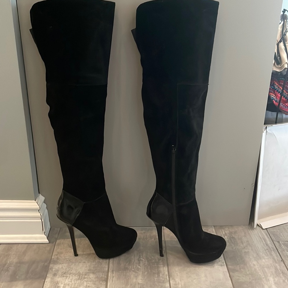 Steve Madden Fabulous s suede black high heel boots size 6 used good condition